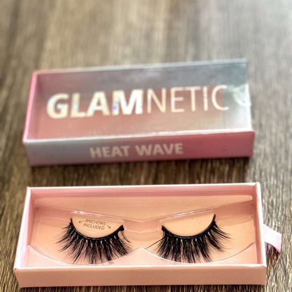Glamnetic Heat Wave magnetic lashes - Picture 4 of 4